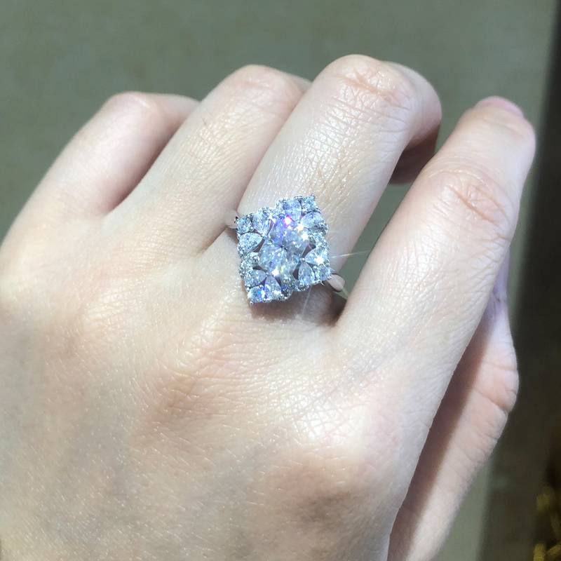 祖母绿切豪华女戒S925银镀白金定制选款主石莫桑钻1.0ct/副石高碳钻